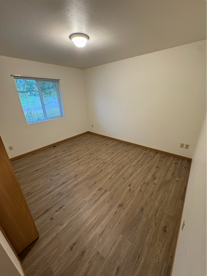 1201 Chicago Ave Se - Photo 4 of 18