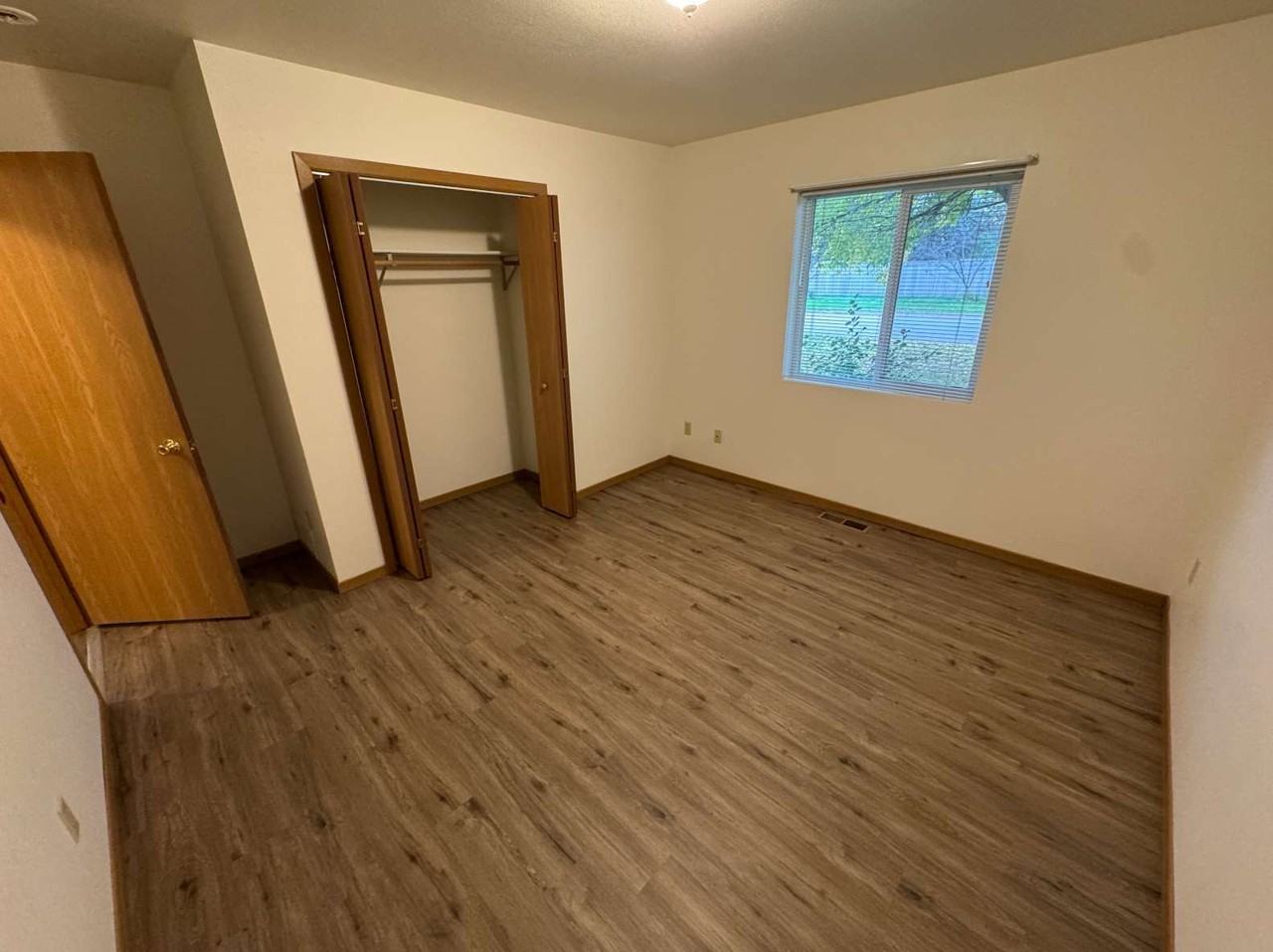 1201 Chicago Ave Se - Photo 5 of 18