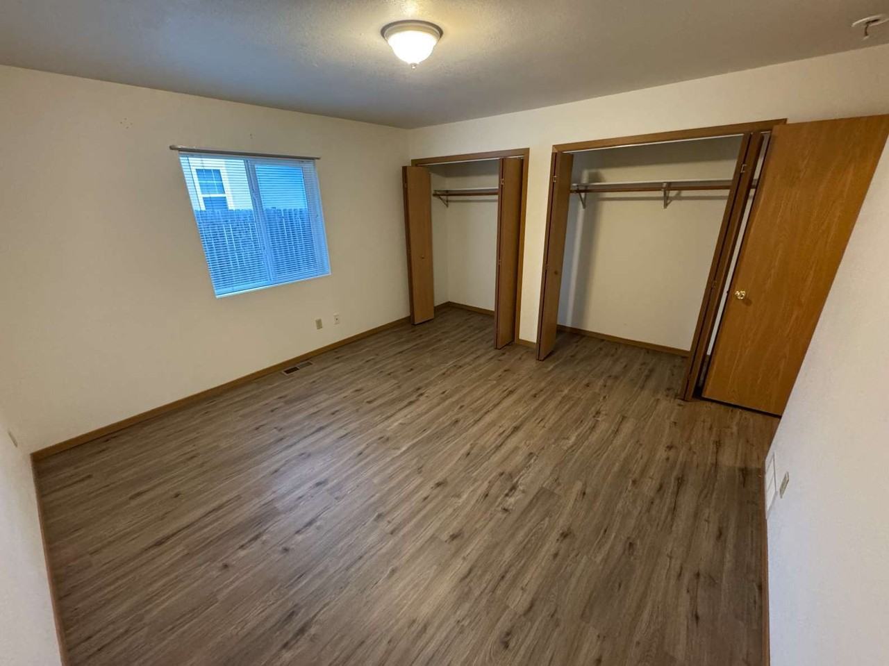 1201 Chicago Ave Se - Photo 7 of 18