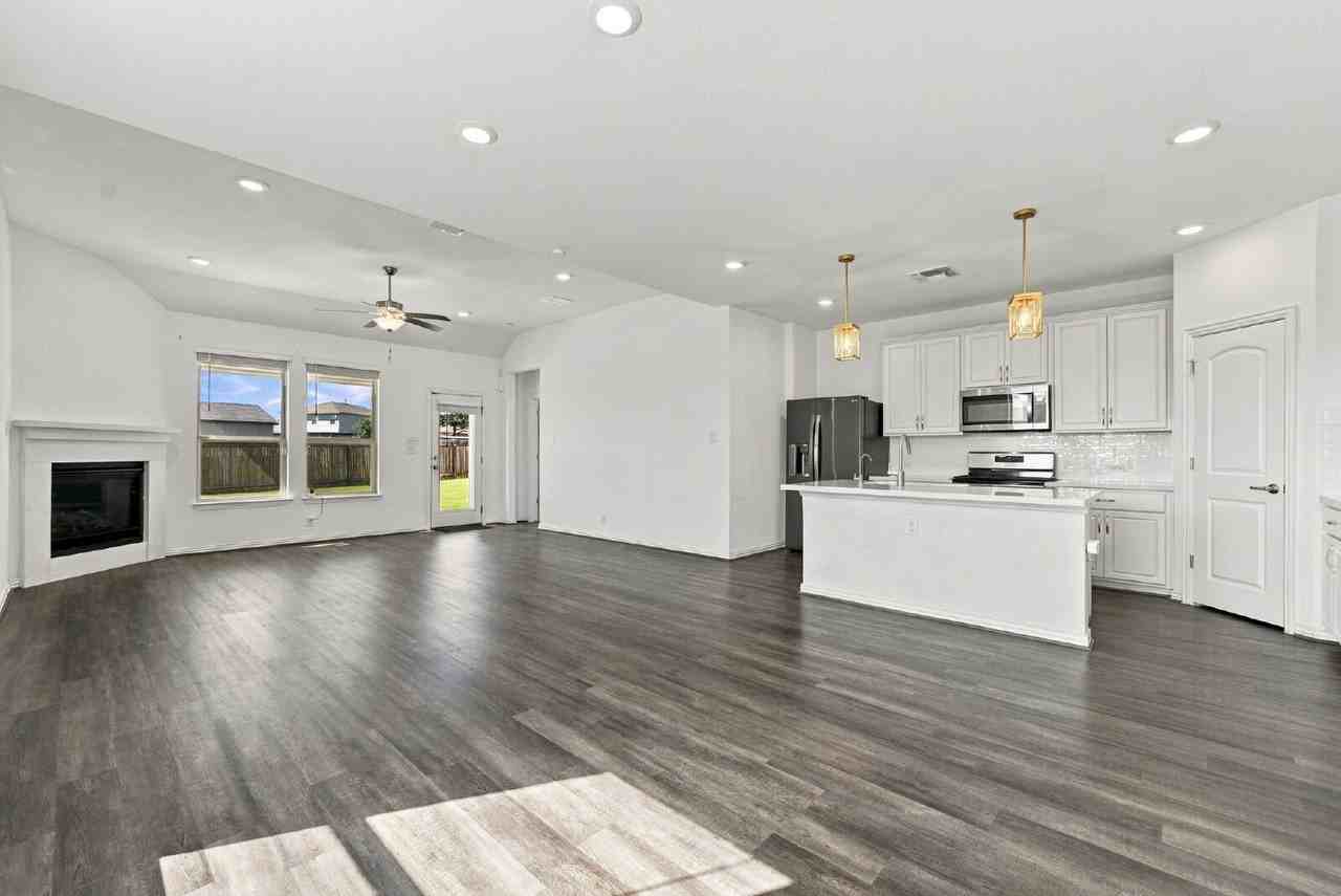 6647 Encore Oaks - Photo 2 of 21