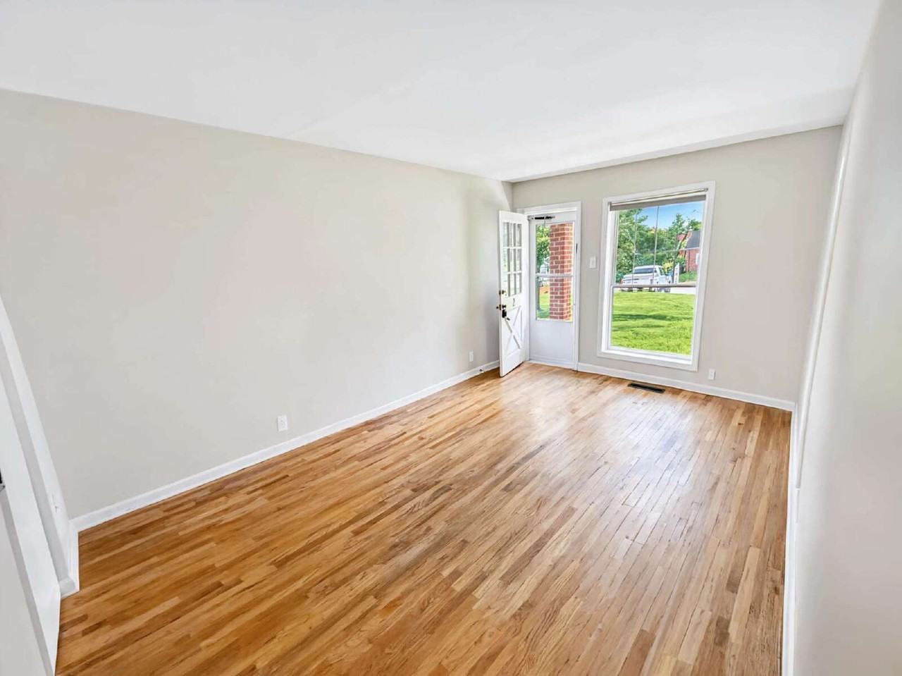 1705 Hinkson Ave #12 - Photo 3 of 9