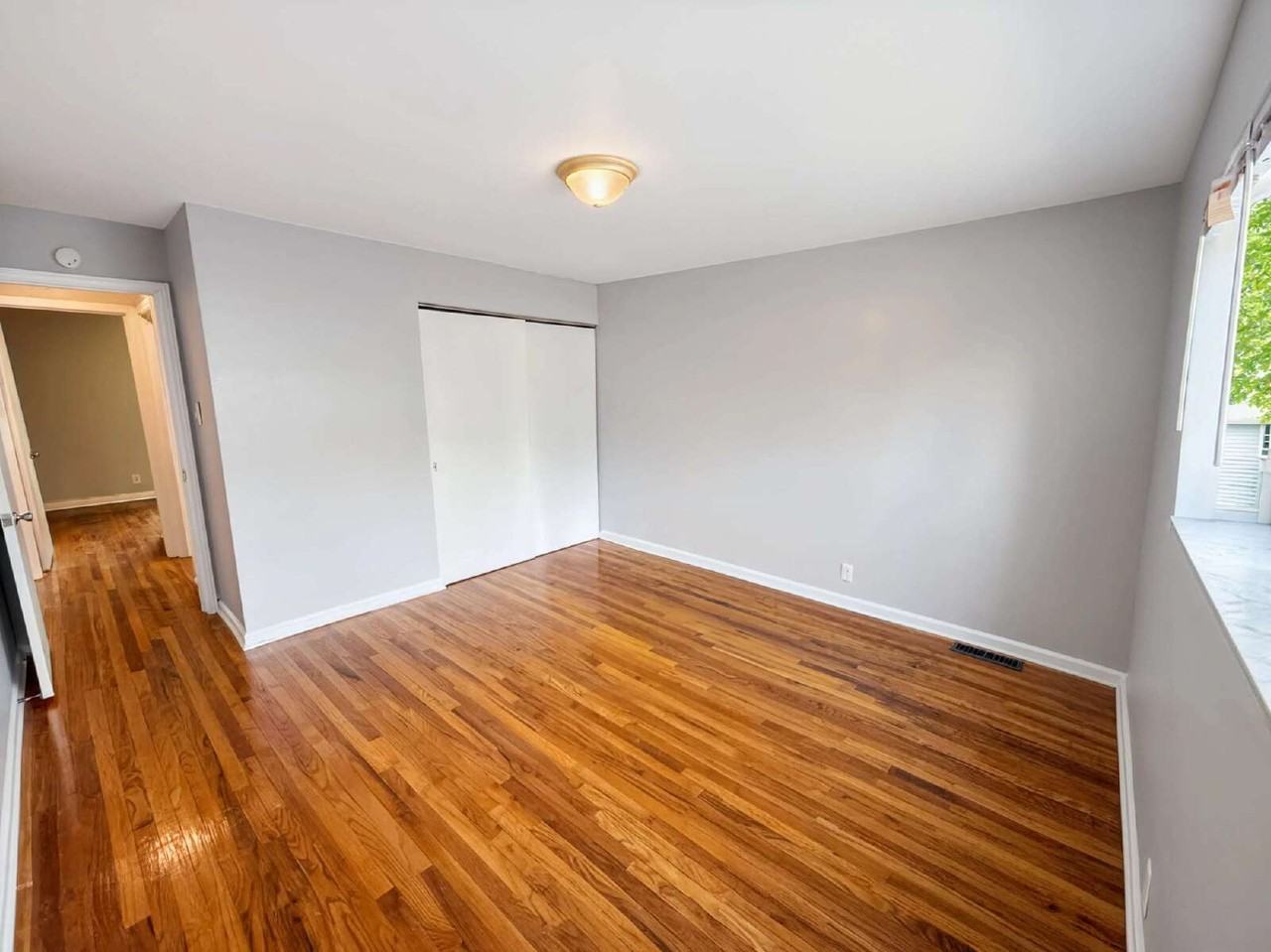1705 Hinkson Ave #12 - Photo 7 of 9