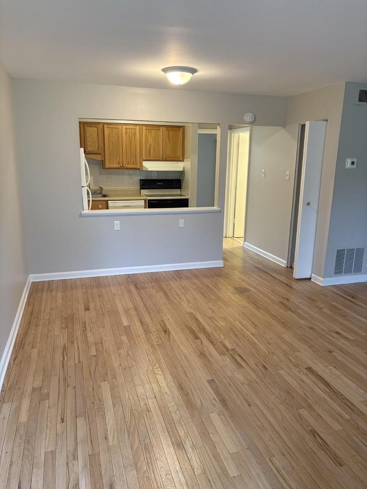 1707 Hinkson Ave #11 - Photo 2 of 7