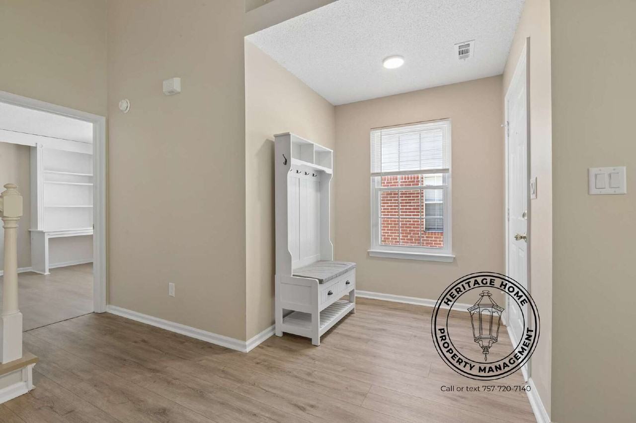 713 Oak Mill Ln - Photo 3 of 24