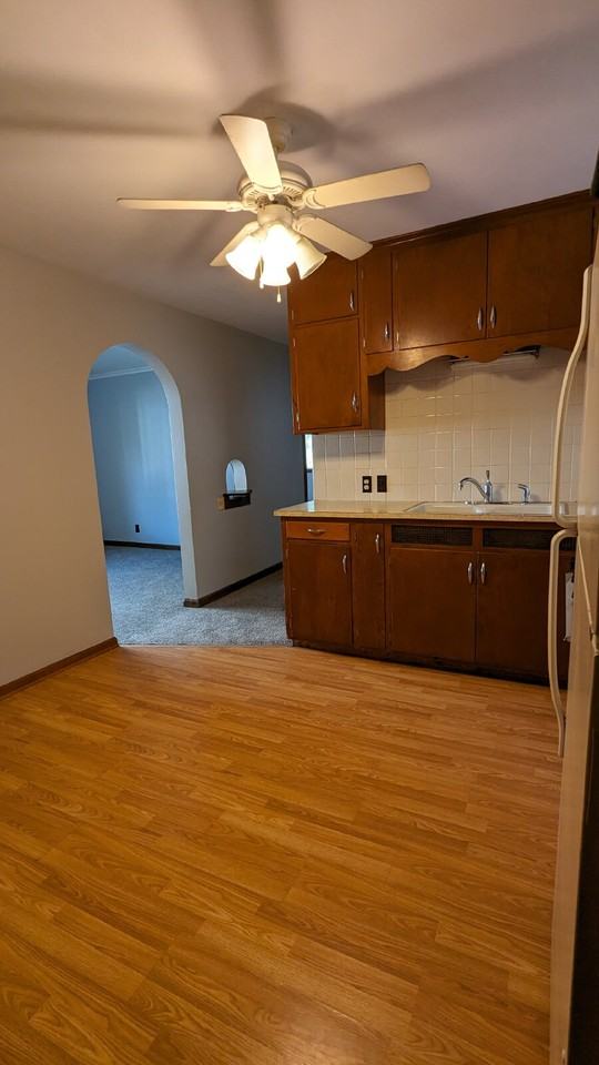903 18th Ave - Photo 6 of 9