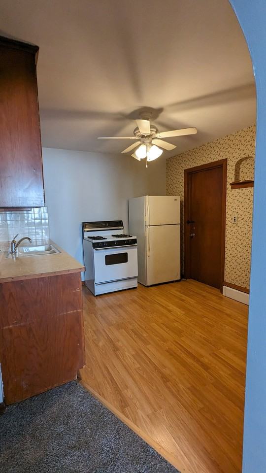 903 18th Ave - Photo 7 of 9