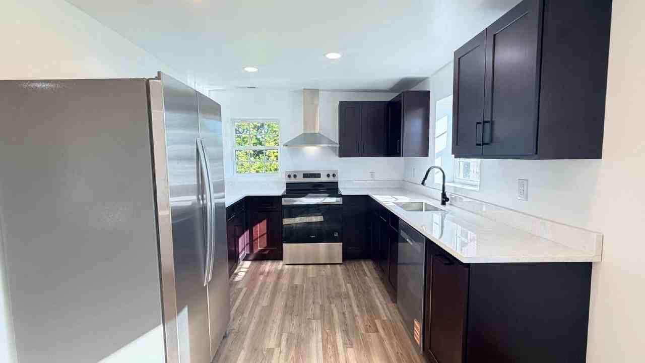 221 New Hampshire St - Photo 2 of 23
