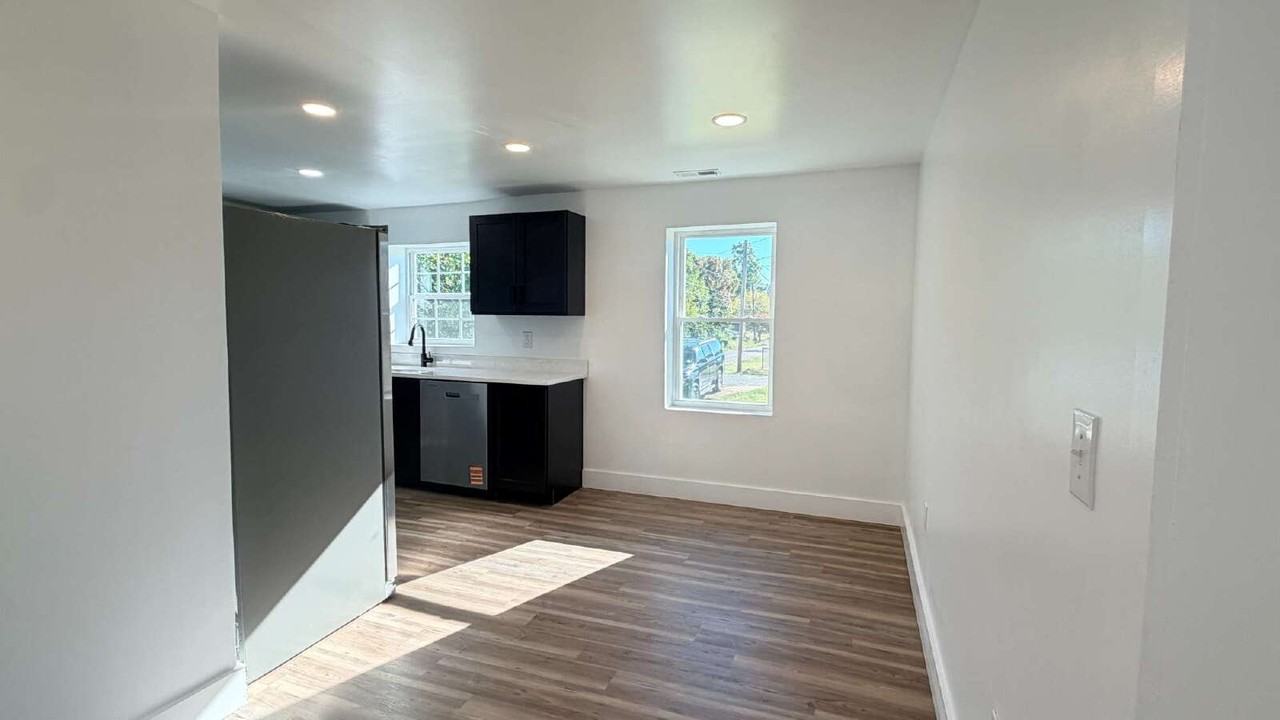 221 New Hampshire St - Photo 5 of 23