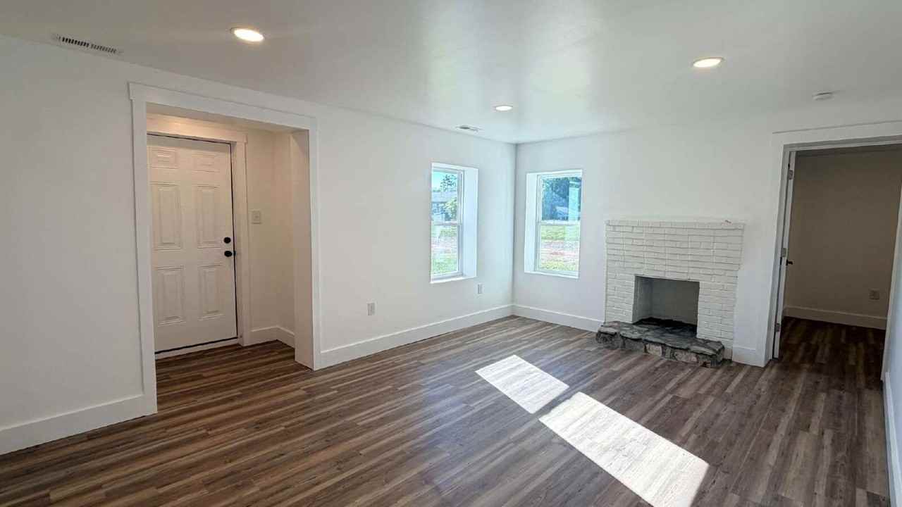 221 New Hampshire St - Photo 7 of 23