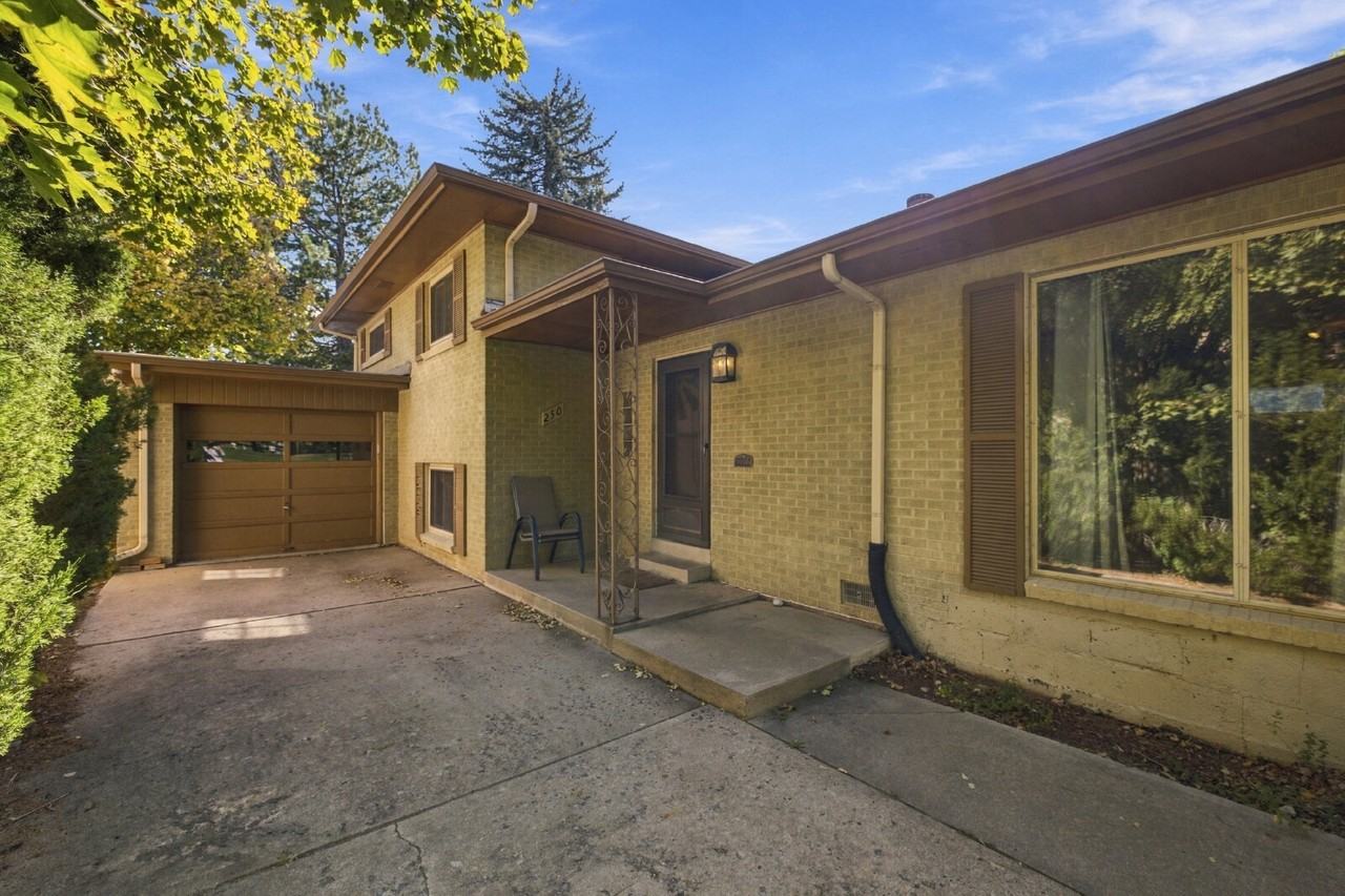 250 Glencoe St - Photo 2 of 35