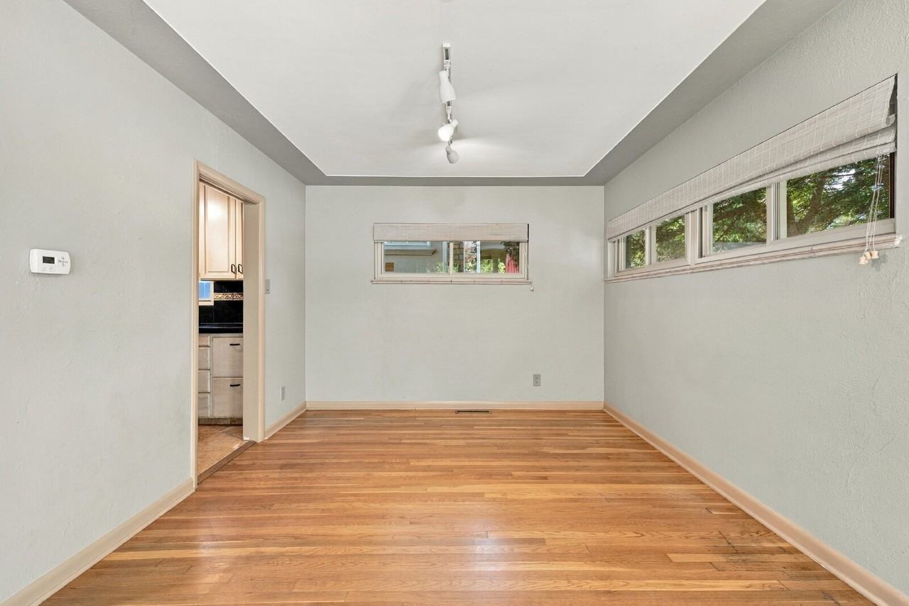 250 Glencoe St - Photo 6 of 35