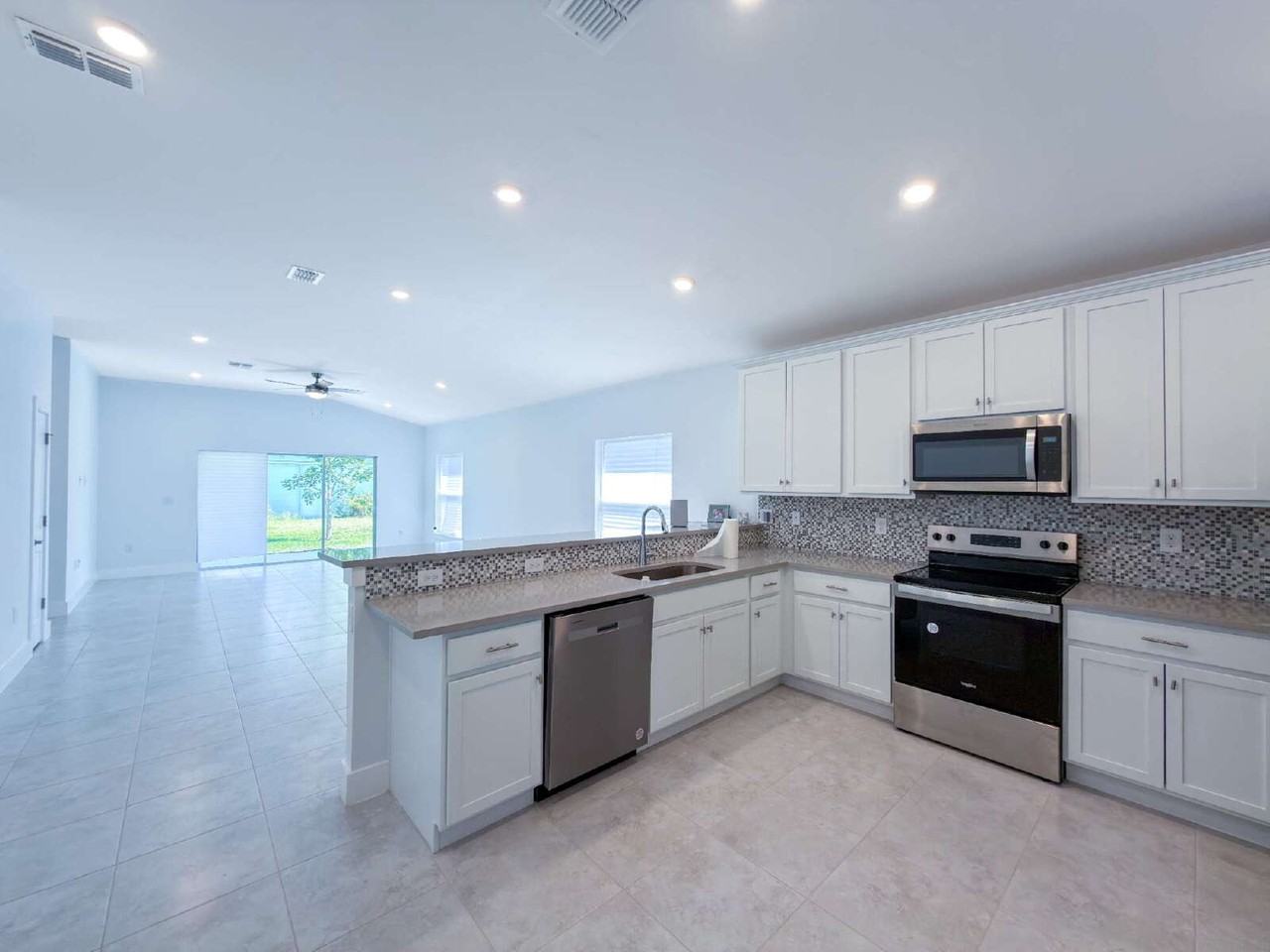 573 Rose Apple Cir - Photo 4 of 30