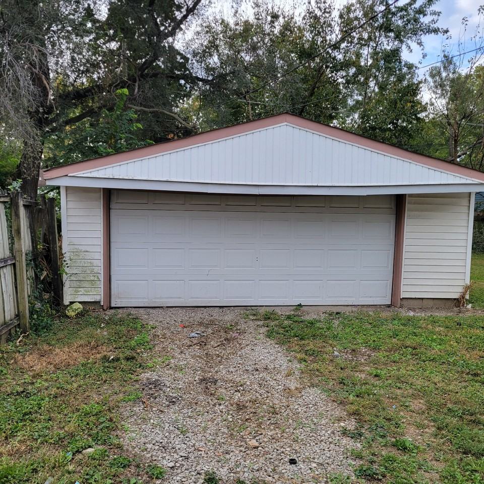 3521 W Morris St - Photo 5 of 9