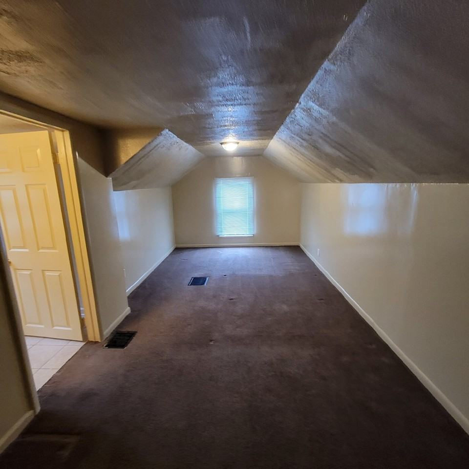 3521 W Morris St - Photo 6 of 9