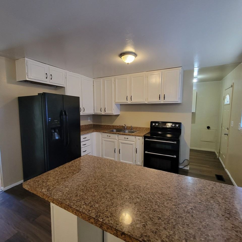 3707 Payton Ave - Photo 2 of 8