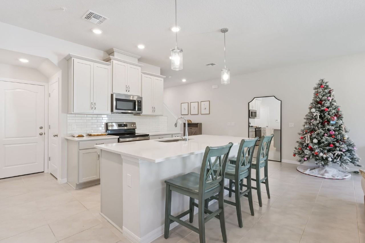 637 Astera Winds Ln - Photo 3 of 35