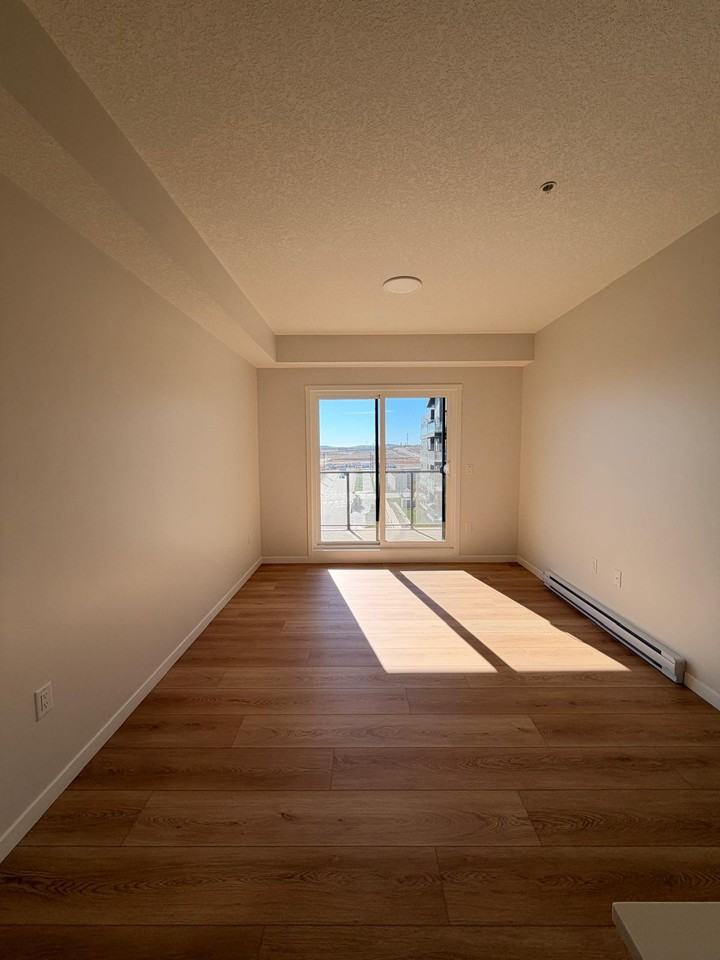 1310, 15126 37 Street SW - Photo 4 of 28