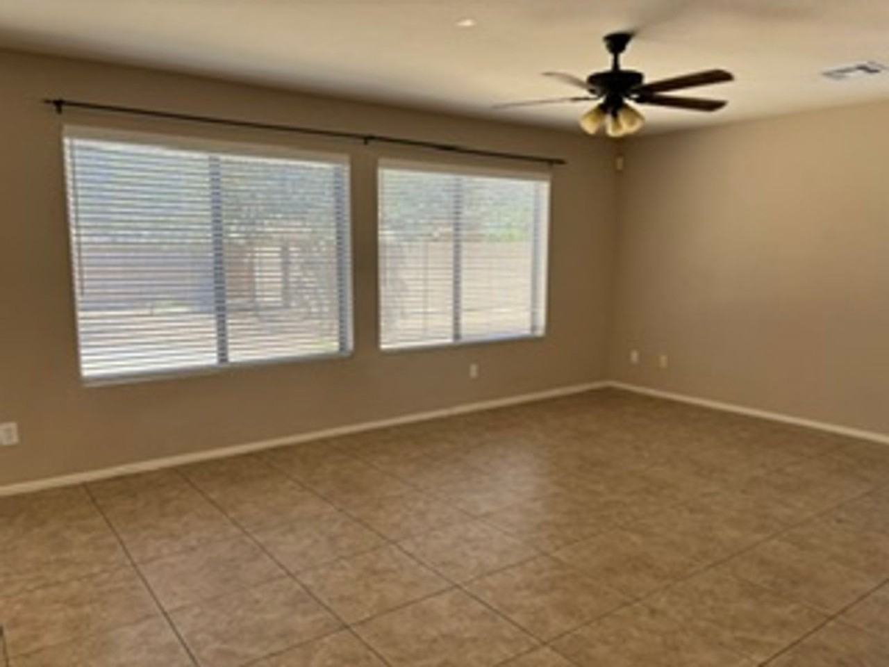 1358 N Thunderbird Ct - Photo 5 of 37