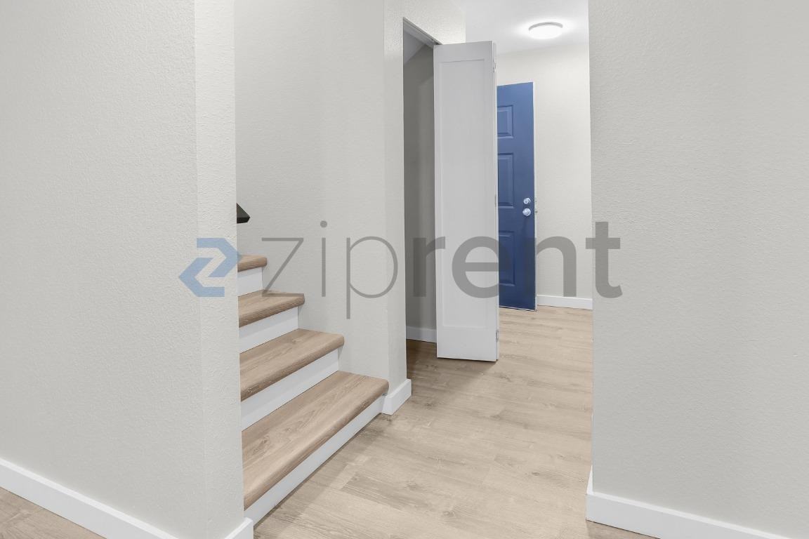 9012 236th St Sw #D - Photo 5 of 20