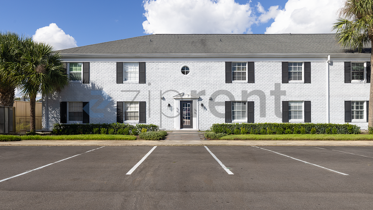 204 Lewfield Cir - Photo 2 of 18