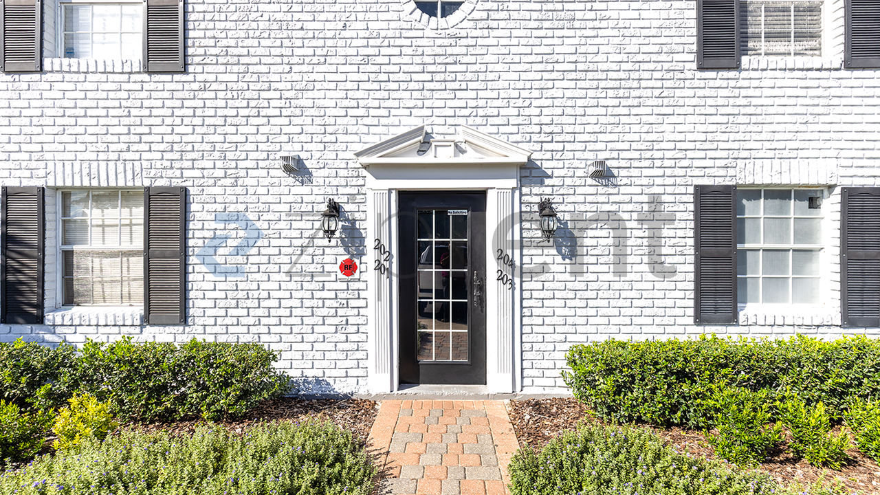 204 Lewfield Cir - Photo 4 of 18