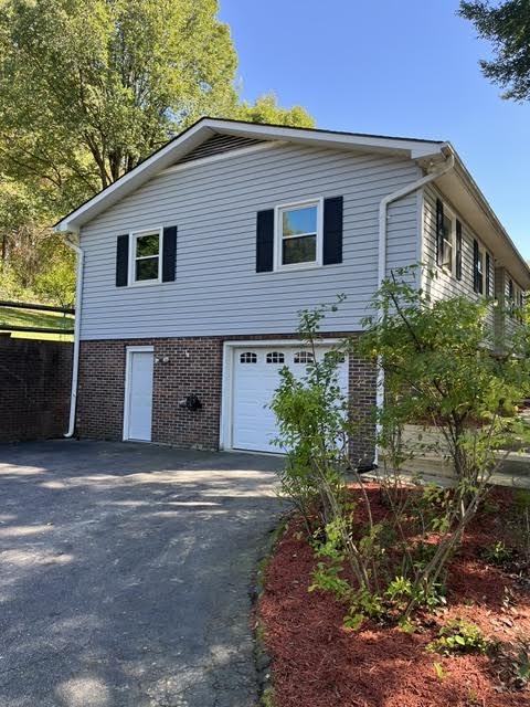 59 S Rowe Rd - Photo 2 of 25