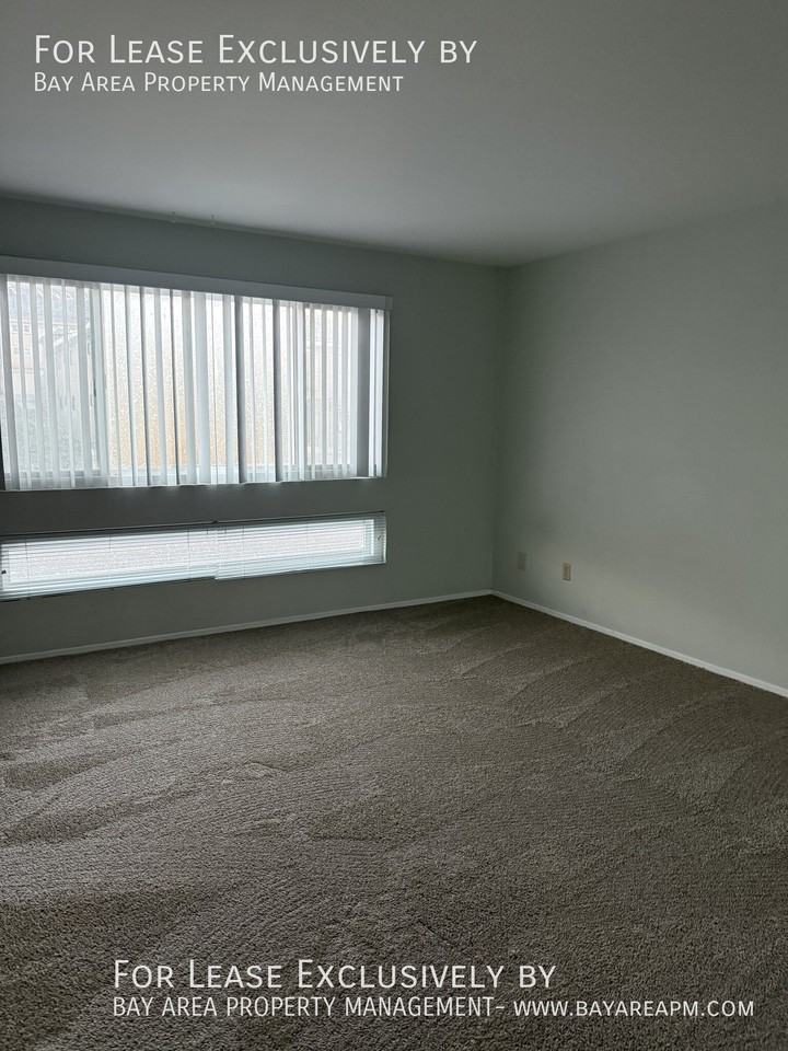 647 Grand Ave #3 - Photo 7 of 10