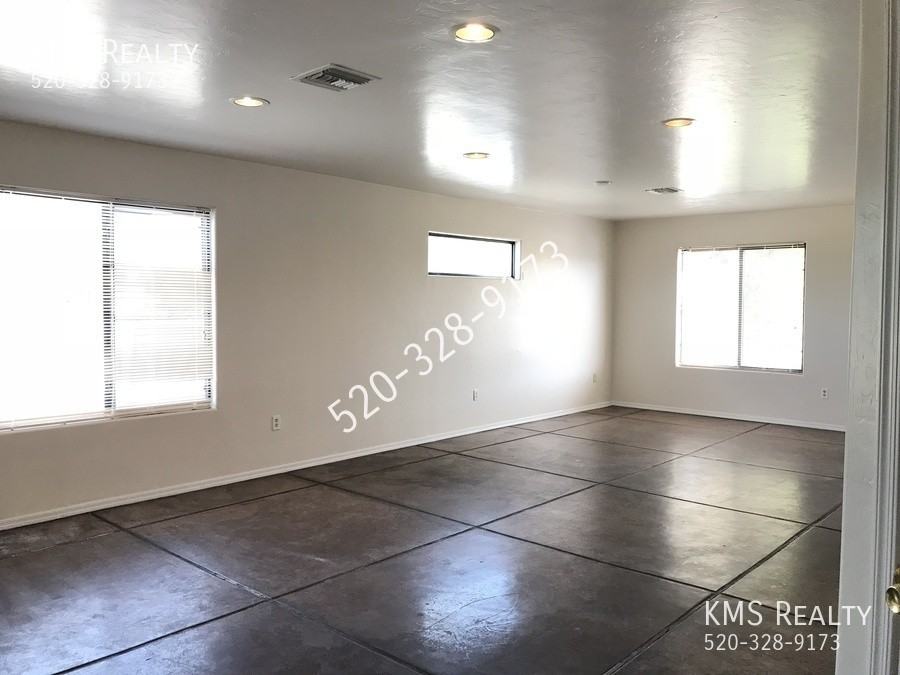 6910 S Radec Ln - Photo 2 of 39