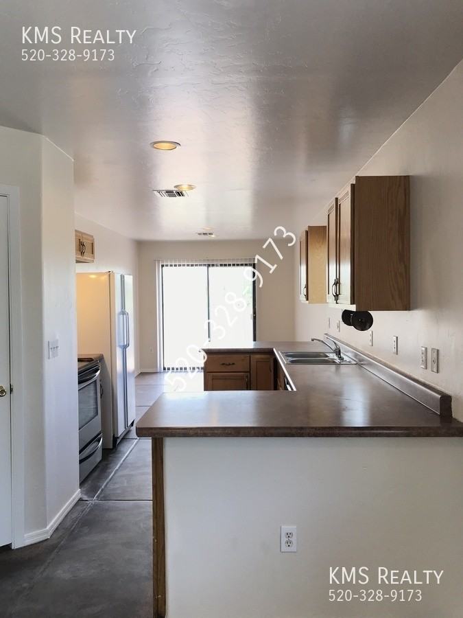 6910 S Radec Ln - Photo 4 of 39