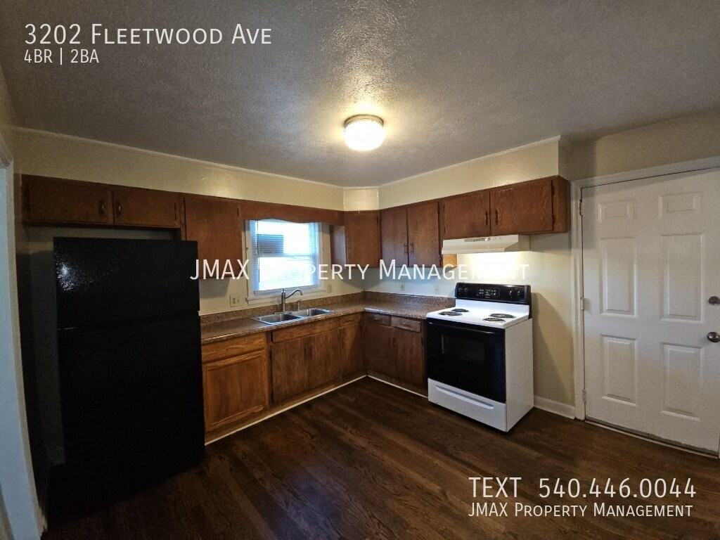 3202 Fleetwood Ave - Photo 4 of 17