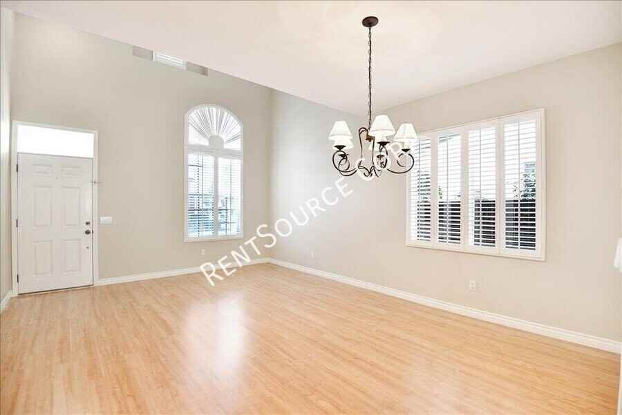 21575 Oak Dr - Photo 2 of 15