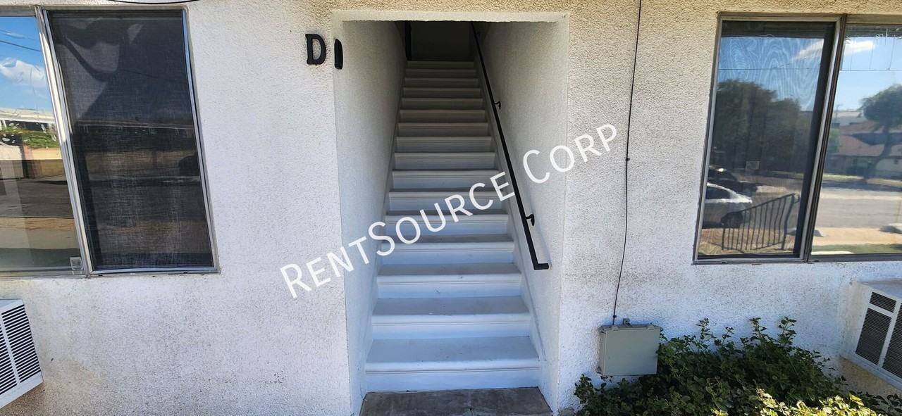 1371 Springfield St #D - Photo 3 of 22