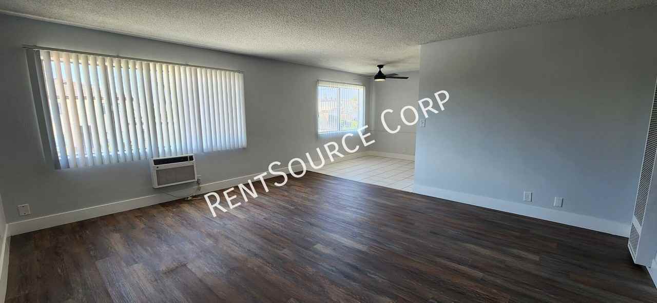 1371 Springfield St #D - Photo 4 of 22