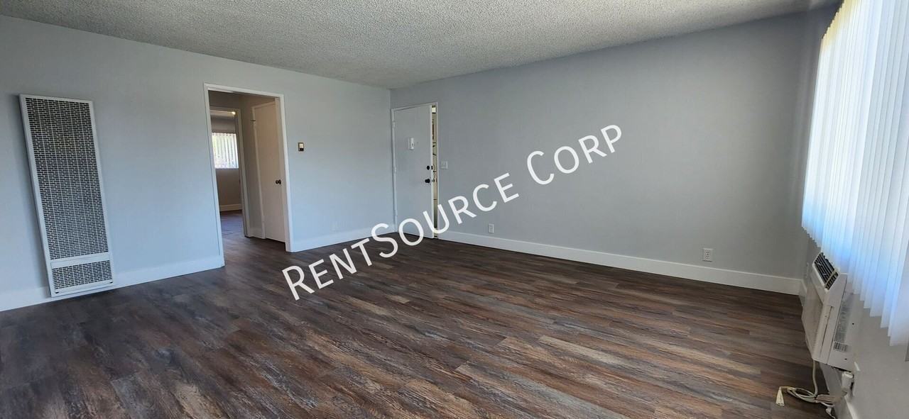 1371 Springfield St #D - Photo 5 of 22
