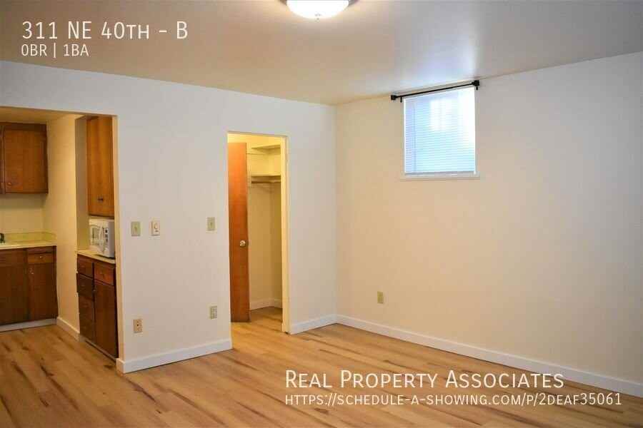 311 Ne 40th St #B - Photo 2 of 8
