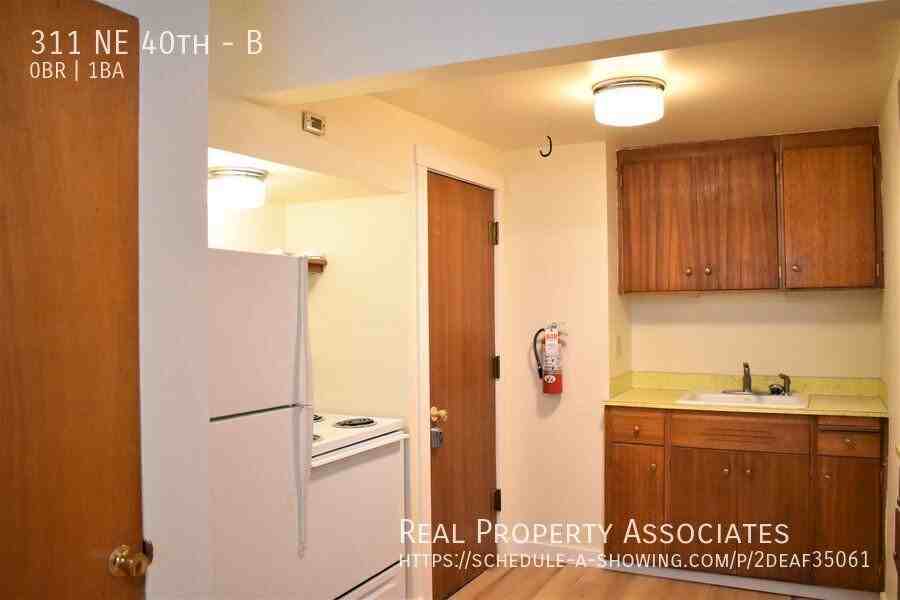 311 Ne 40th St #B - Photo 7 of 8