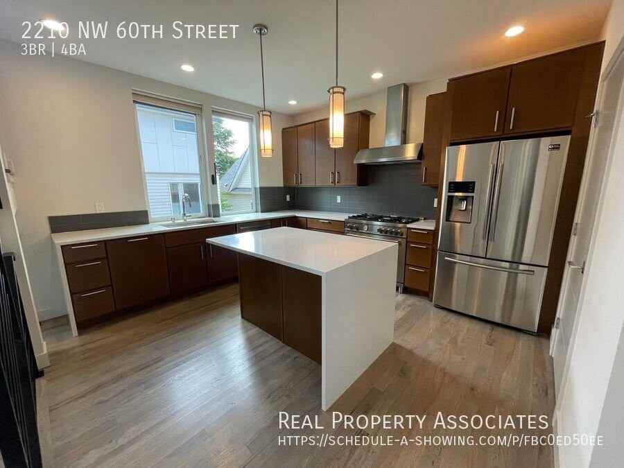 2210 Nw 60th St - Photo 2 of 24
