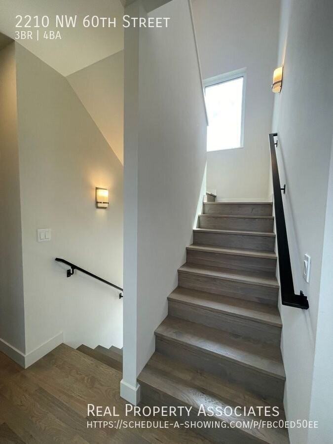 2210 Nw 60th St - Photo 7 of 24