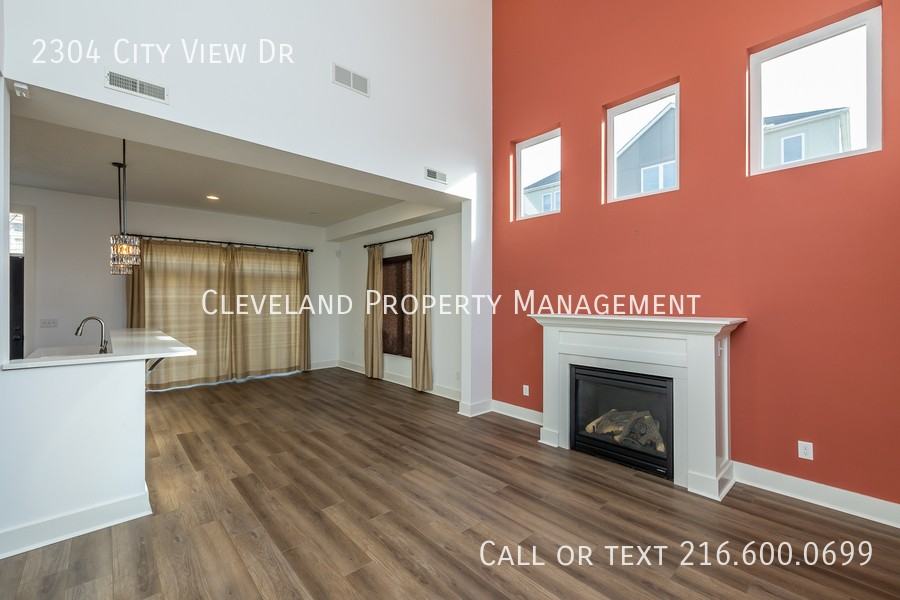 2304 City View Dr - Photo 4 of 36