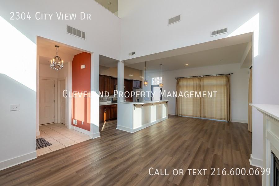 2304 City View Dr - Photo 5 of 36