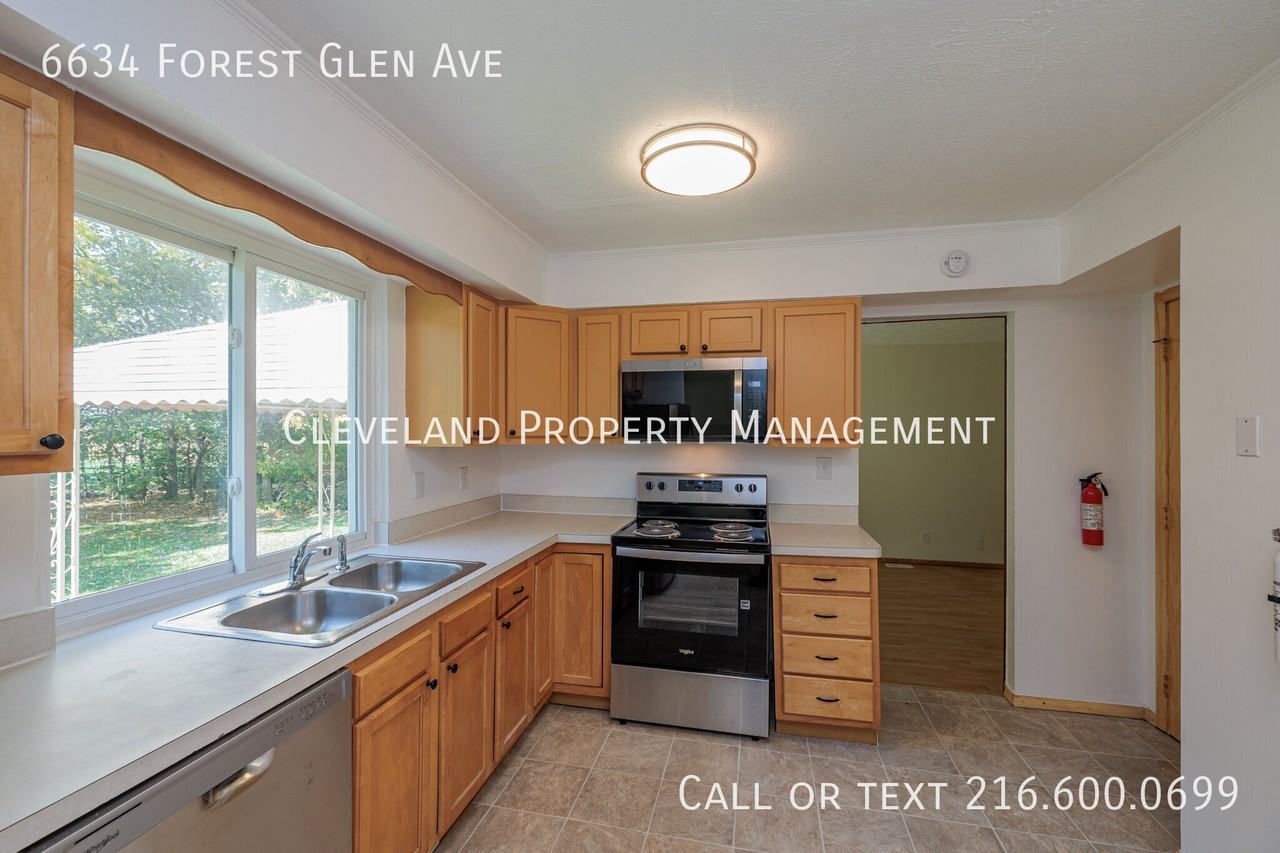 6634 Forest Glen Ave - Photo 3 of 29