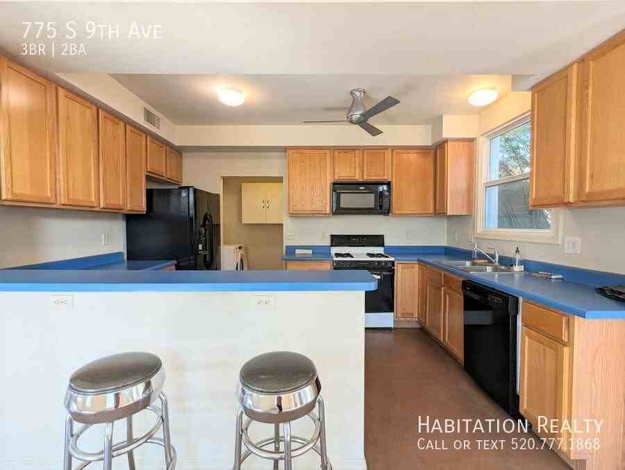 775 S 9th Ave - Photo 3 of 25