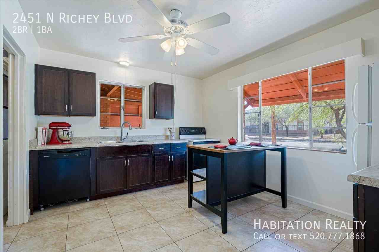 2451 N Richey Blvd - Photo 5 of 42