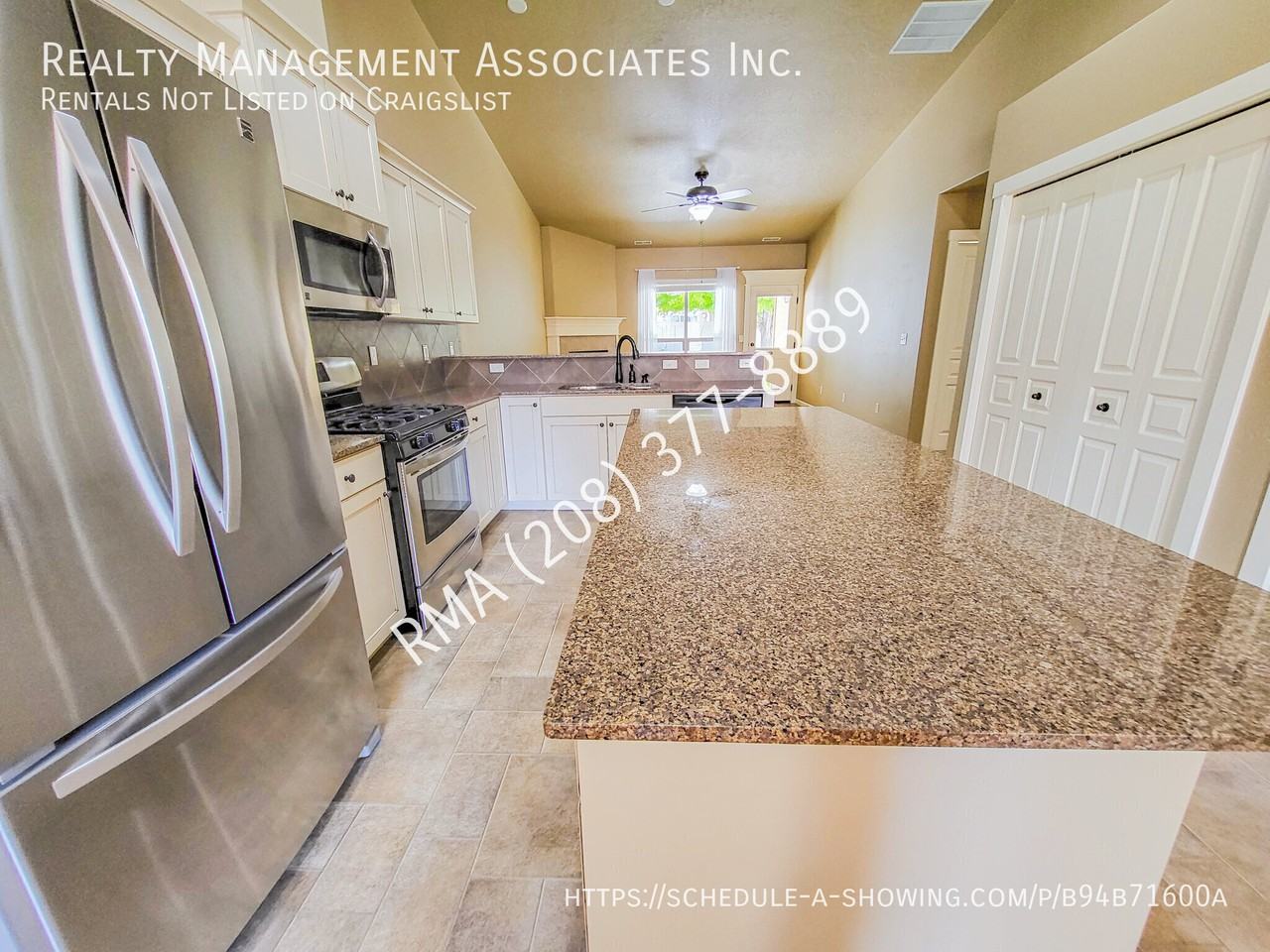 3374 N Justin Ave - Photo 5 of 19