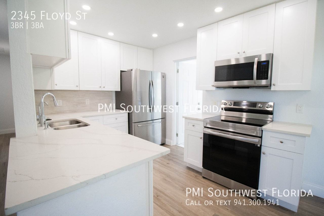 2345 Floyd St - Photo 2 of 22
