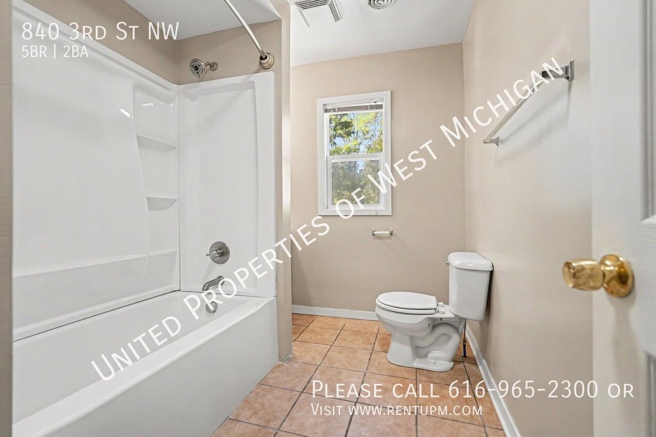 840 3rd St Nw - Photo 5 of 19