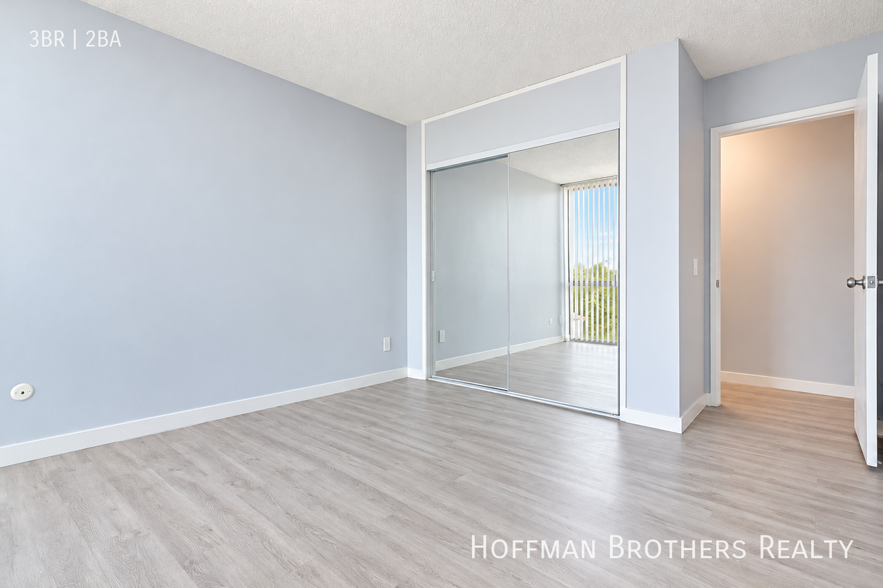 8011 Romaine St #306 - Photo 4 of 22