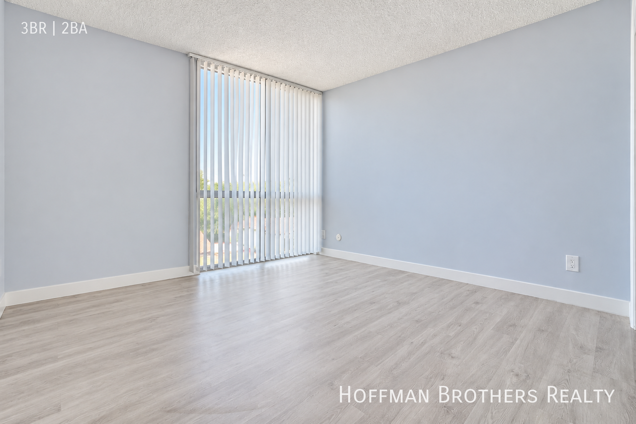 8011 Romaine St #306 - Photo 5 of 22