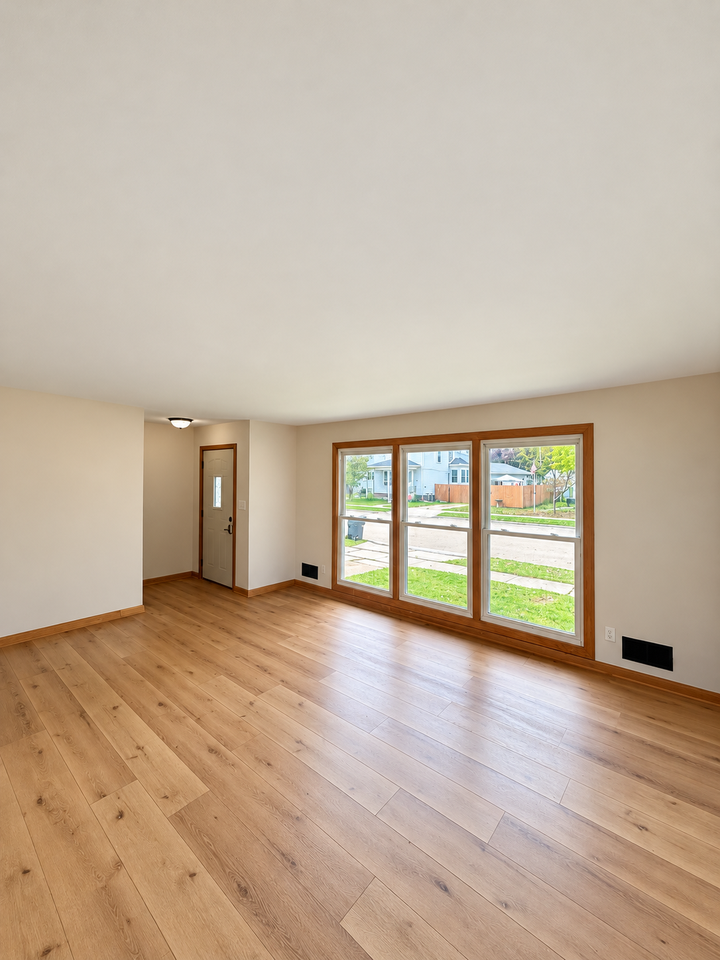 545 Maine Ave #NA - Photo 3 of 13