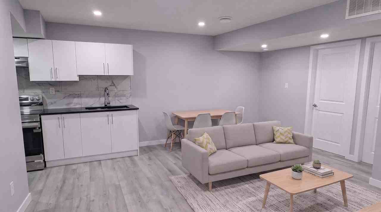 220 Salisbury Way - Photo 5 of 10